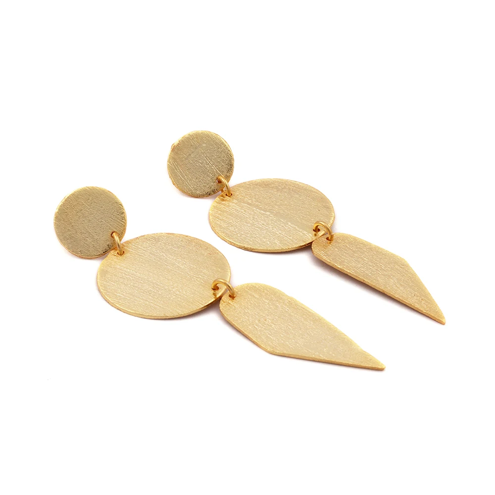 Mode Joyas, Charming Gold Plated Design Brass Metal Studs Earring dangle earrings Statement earrings Designer Jewellery. E-547