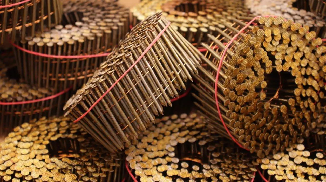 15 degree 2 'x.099' pneumatic galvanized pallet roofing common coil nails for nail gun