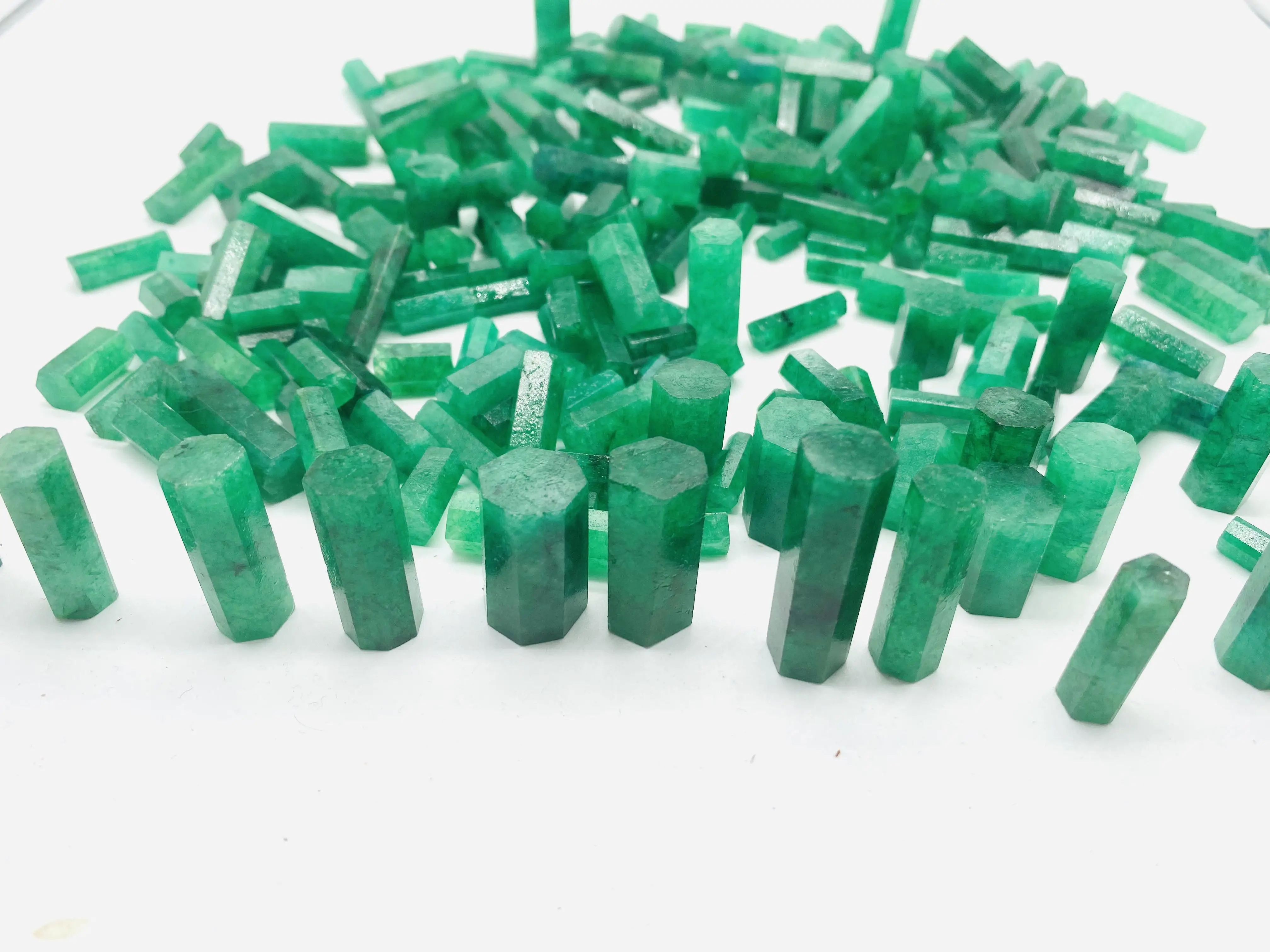 Natural Emerald Rough Gemstone For Making Jewelry