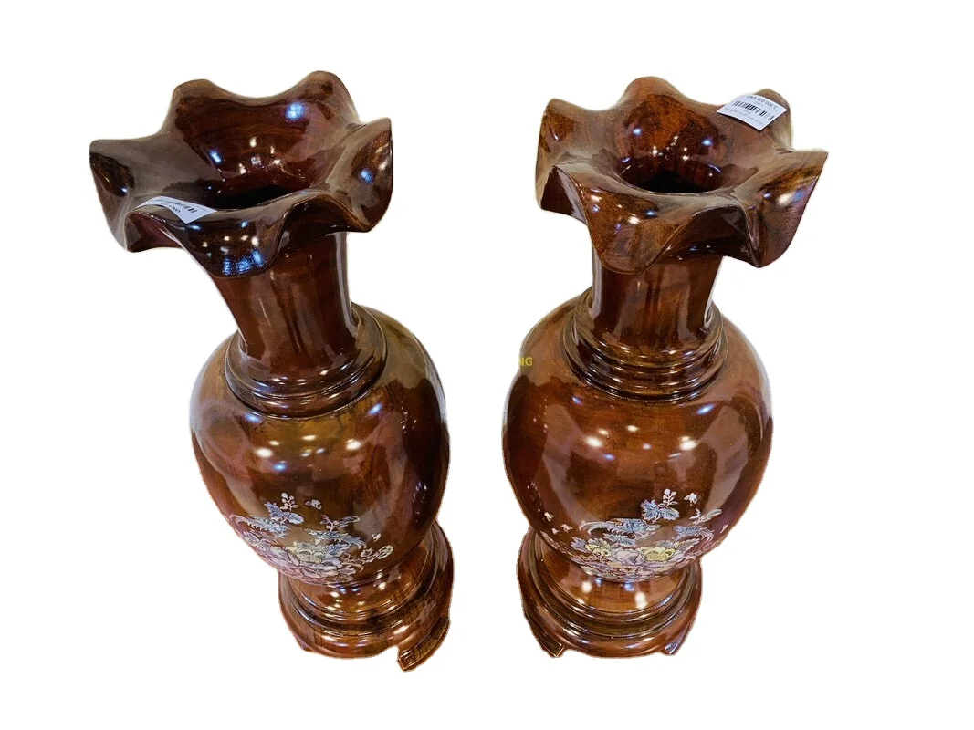 Decorative vase with snails by hand (Chinese feng shui water hyacinth)