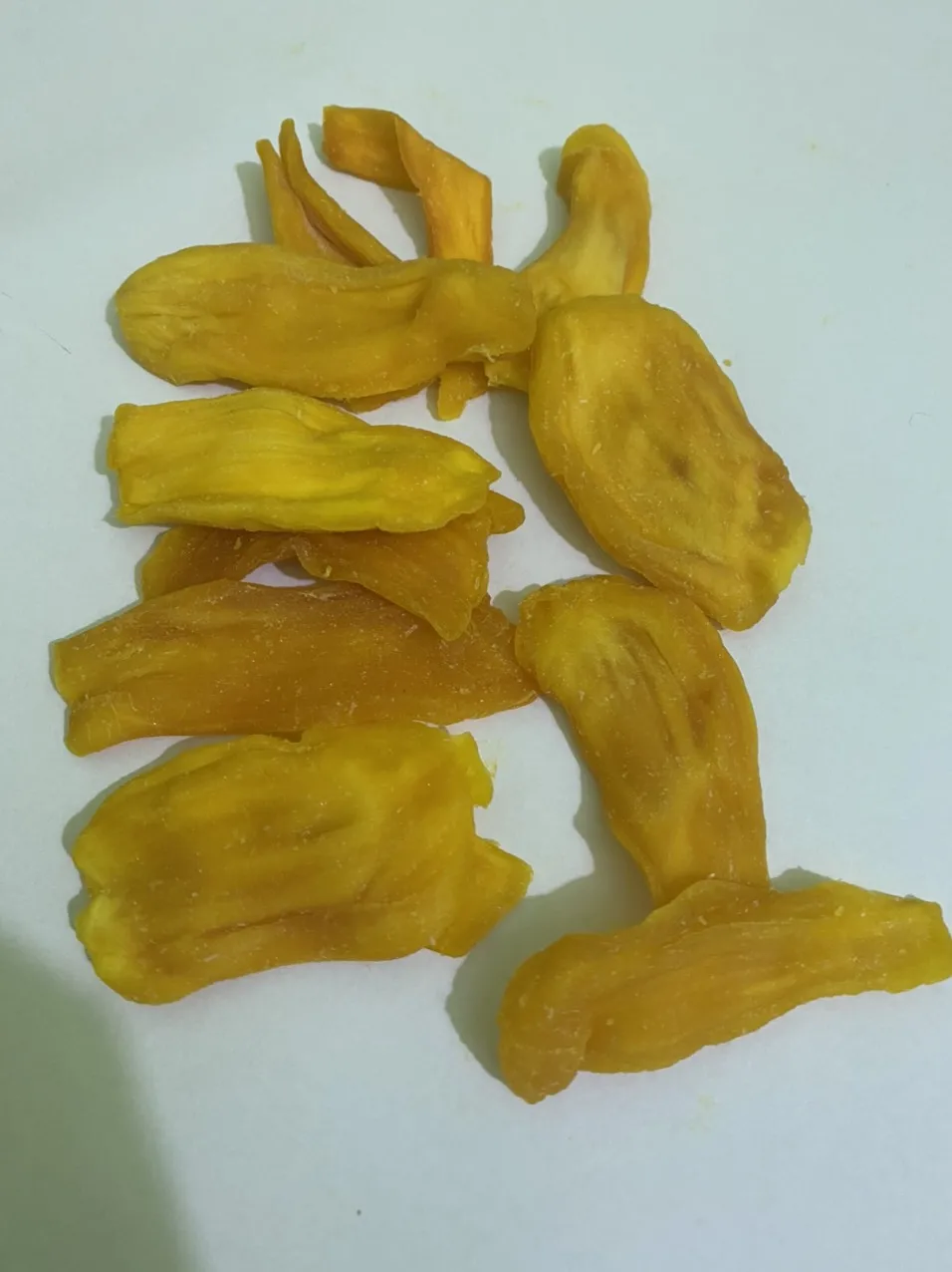Vietnam Food and Beverage Dried  Mango Type  Sweet Taste Oval Shape 12-14 Month Shale Life 1 KG Yellow Color Vietnam