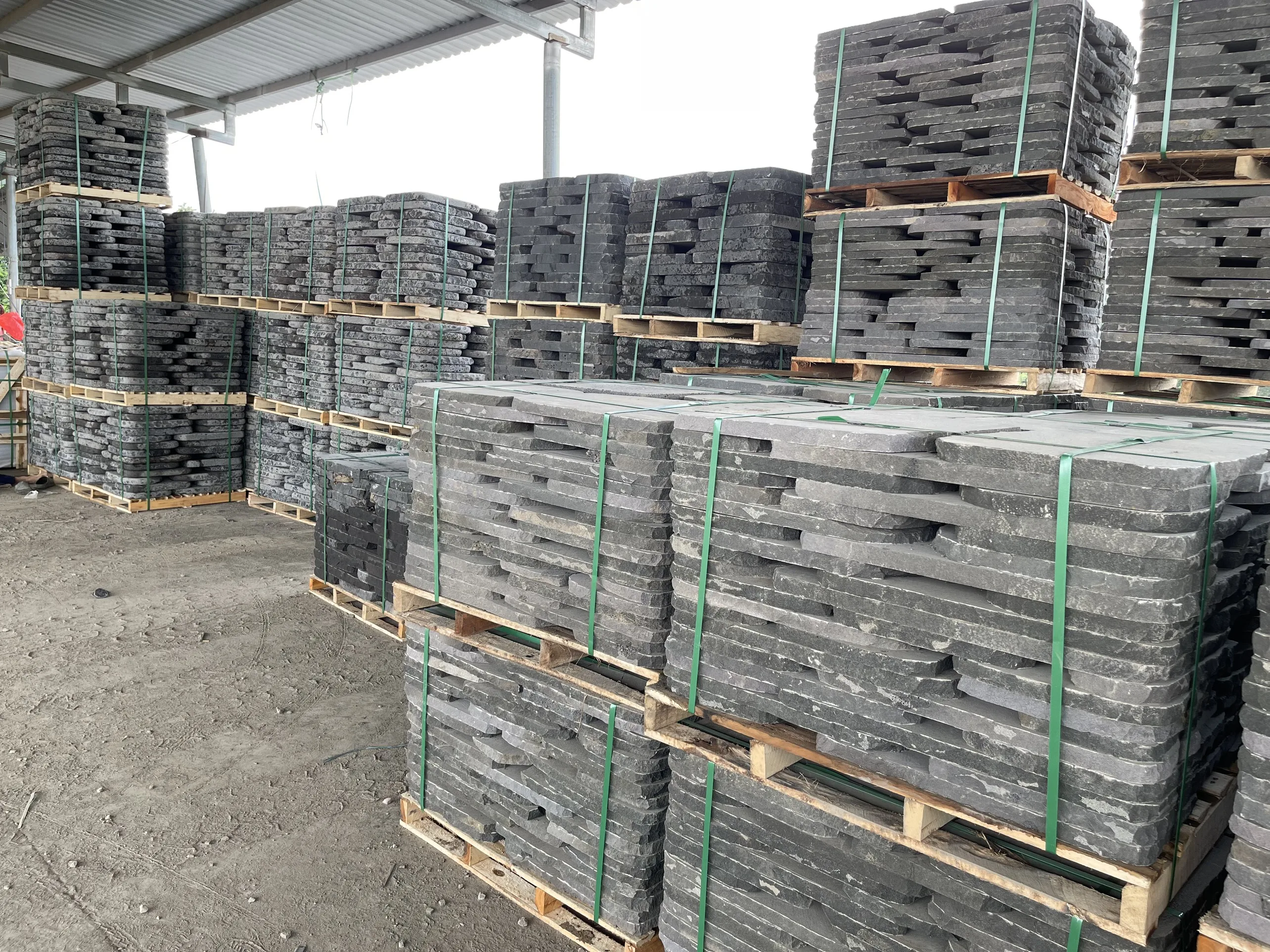 High Quality Small Slab ELA Stone Modern Rustic Coastal Villa Park Farmhouse Courtyard Machine-Cut  Basalt Stone from Vietnam