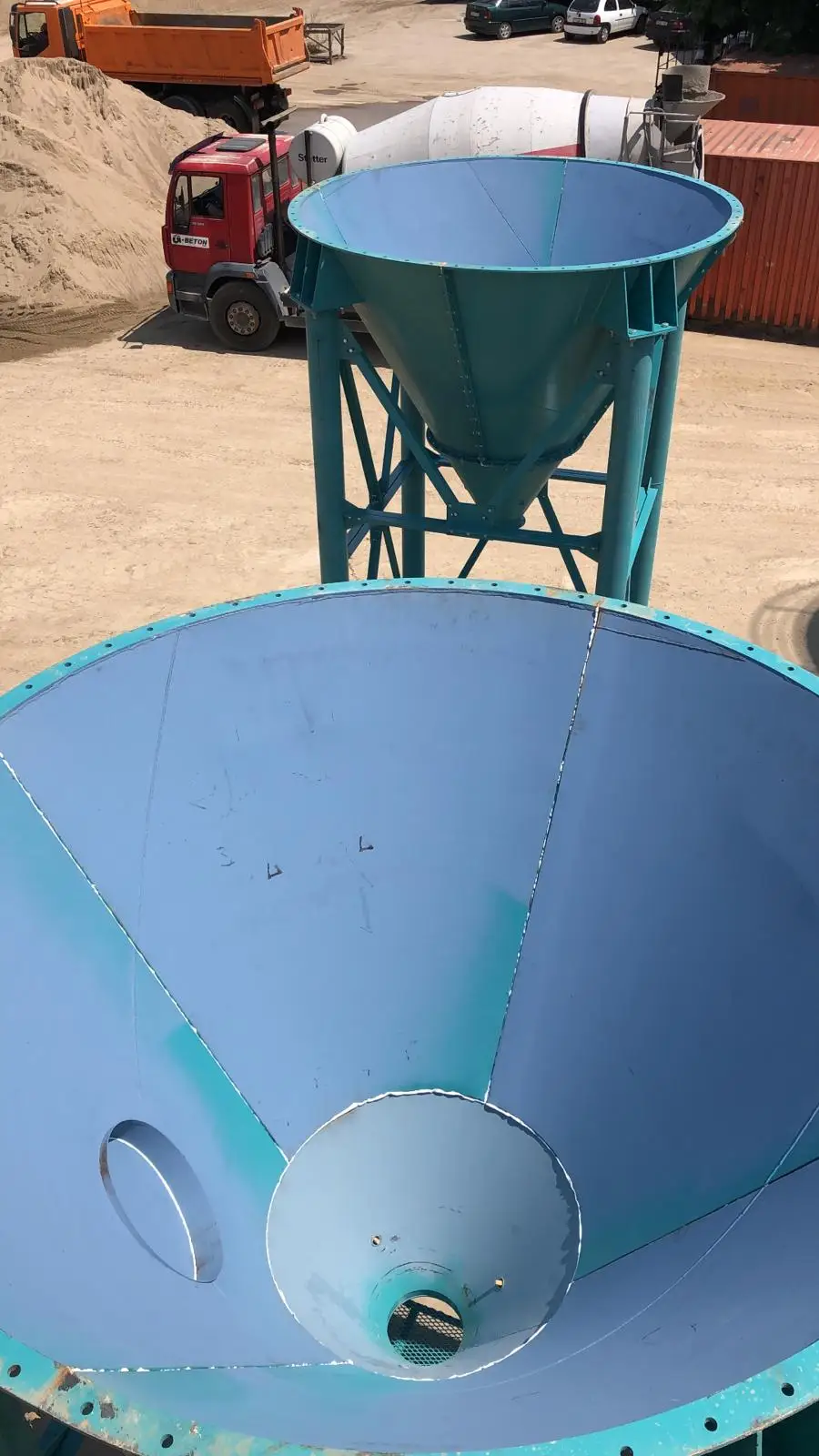 100 tons Capacity CEMENT SILO FOUR YEARS WARRANTY HIGH QUALITY LONGLIVED CEMENT SILO FOR SALE !