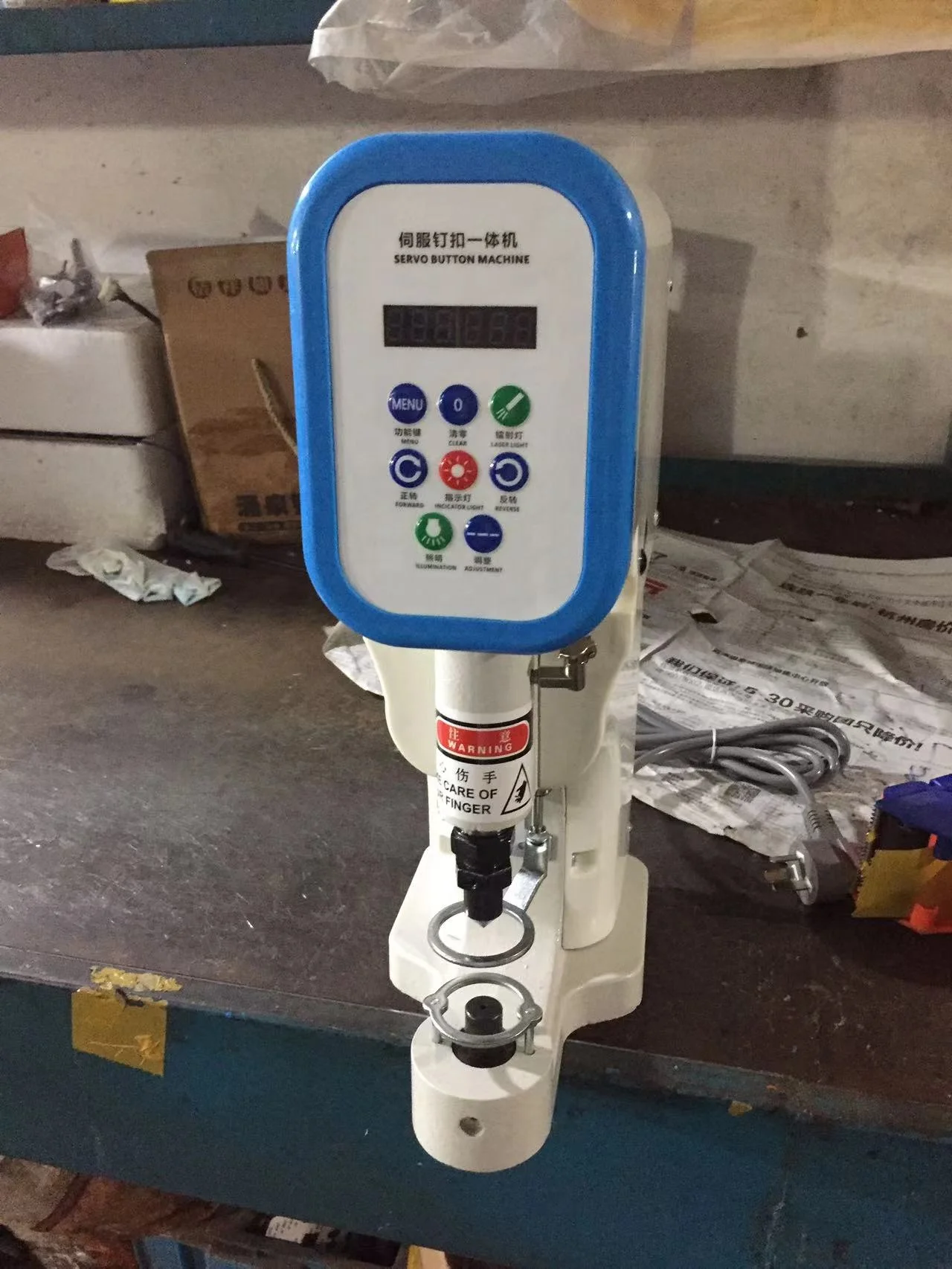 Автоматическая машина для металлических или пластиковых кнопок прессования отверстий в кнопках шнурков металлические застежки гвоздей пуговицы