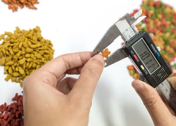 
Bulk Dog food Royal Canin Grade for your Brand for Adult dog food Made in Thailand Good value 23% protein, 12% Fat, 3.5% Fiber 