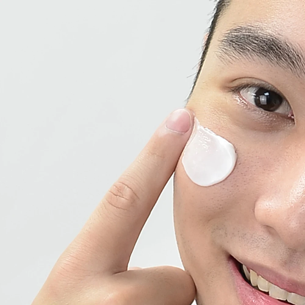  Мужской OEM ODM натуральный травяной увлажняющий отбеливающий крем для ухода за лицом от производителя