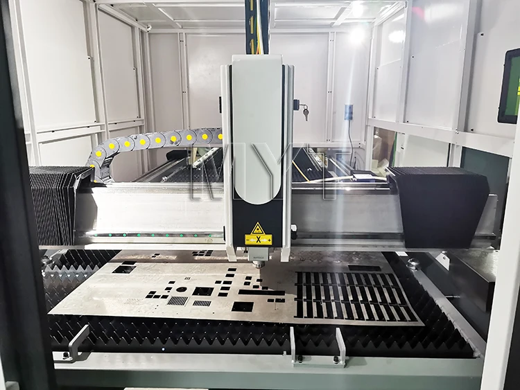 MYT 6kw закрытый тип CNC волоконный лазер стальной металлический лазерный резак/алюминиевый резак цена