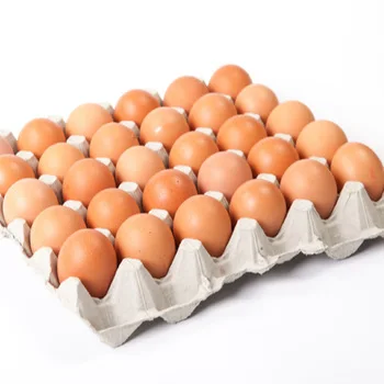 Свежие куриные яйца доступны для продажи по низкой