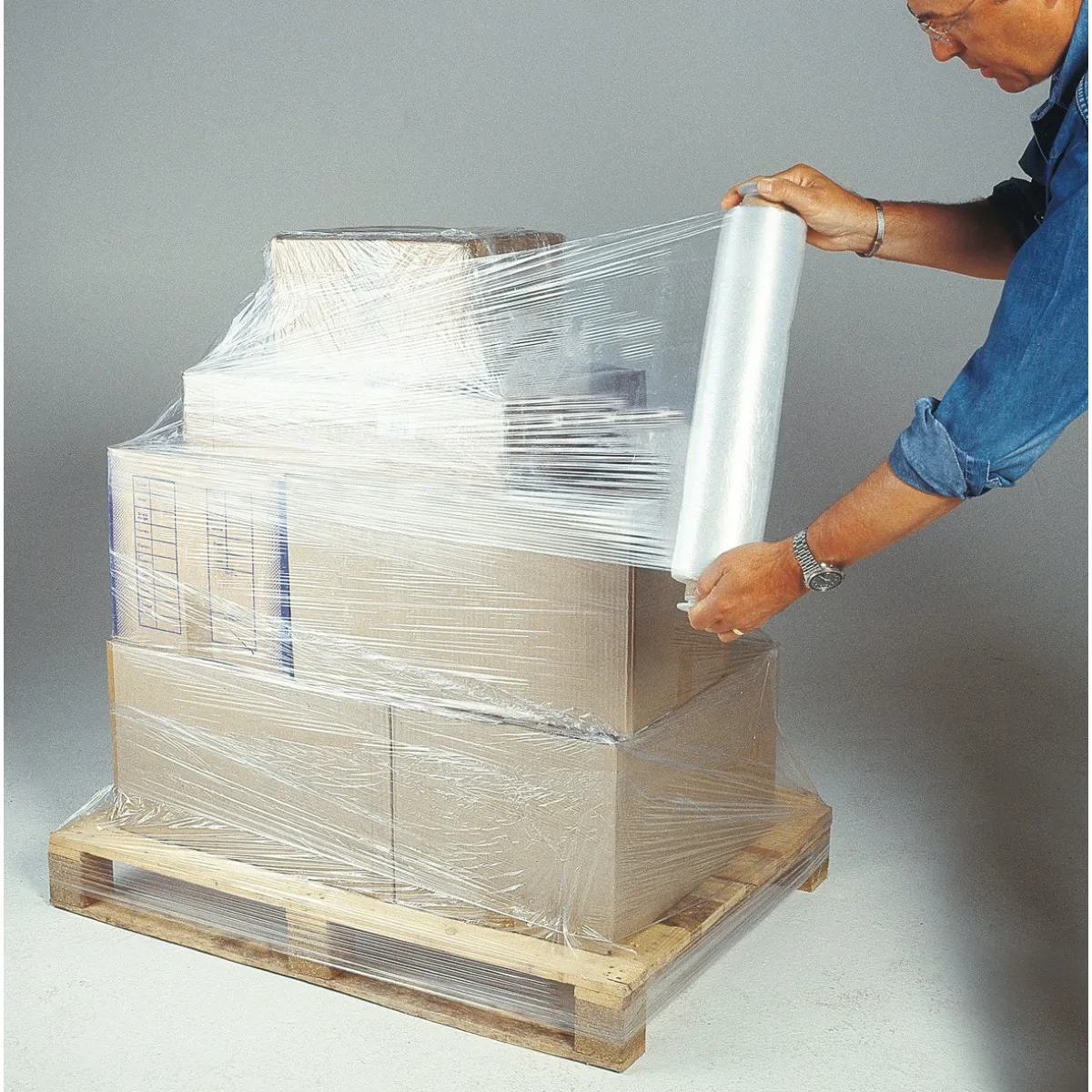 Wholesale High Performance Film Stretch Hand Manual Stretch Wrap Pallet Wrap Film VIETNAM MANUFACTURER