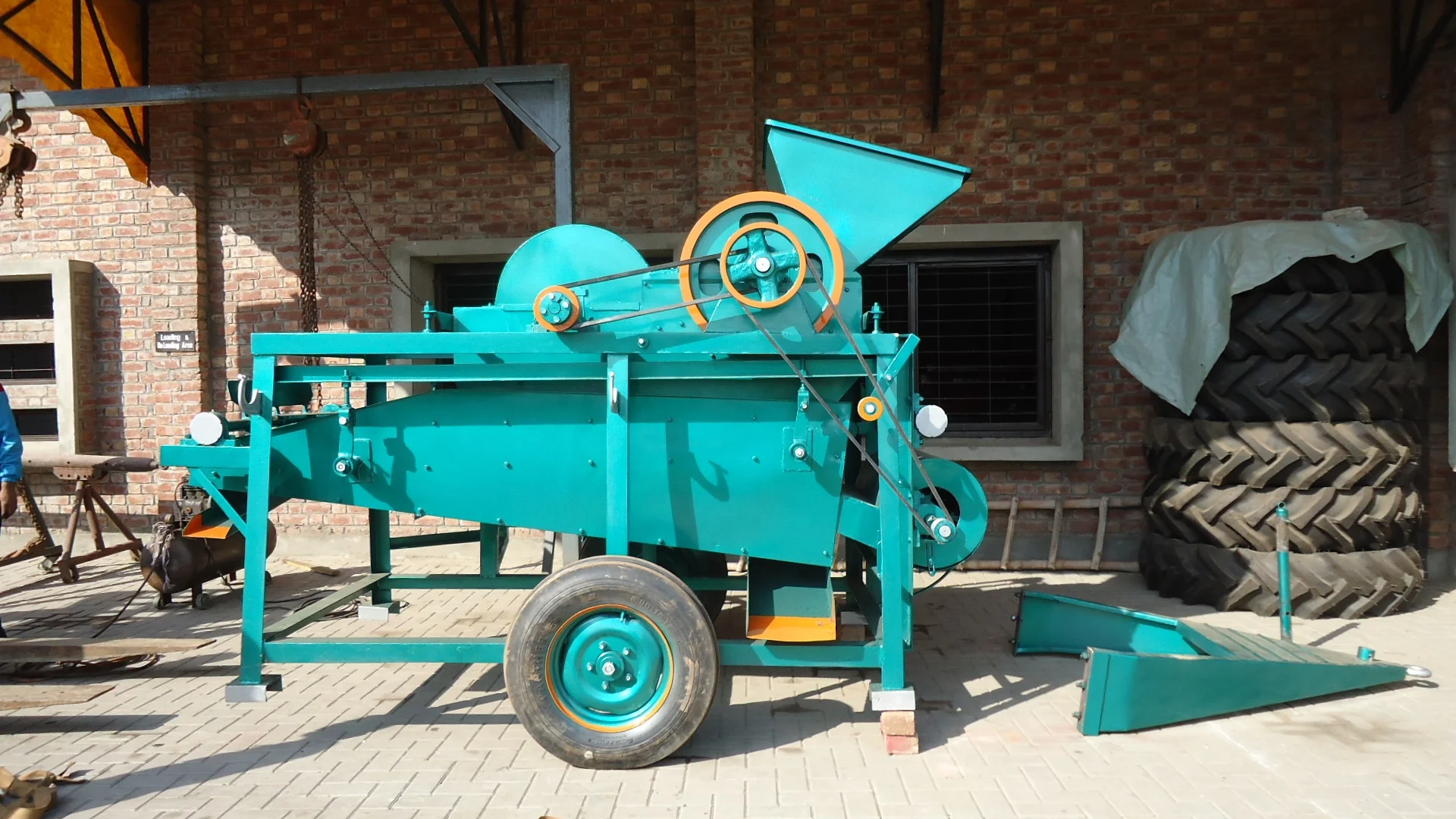 
SUNFLOWER THRESHER FOR TRACTOR HOT SALE 