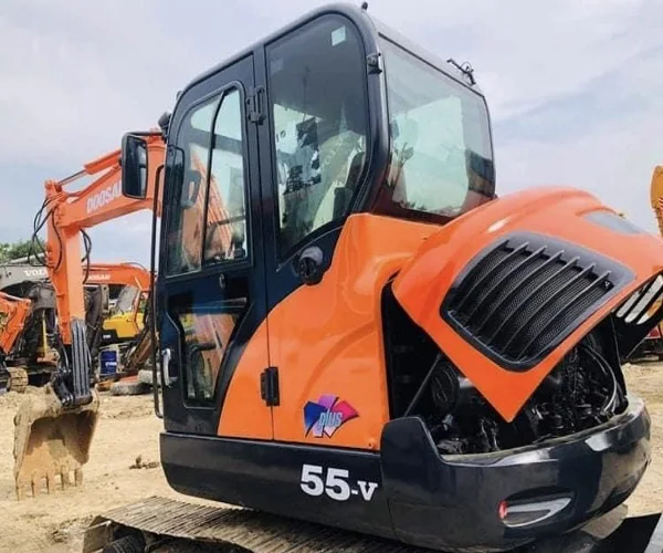 use Doosan dh55 mini crawler excavator originally from Korea 5ton mini digger for sale