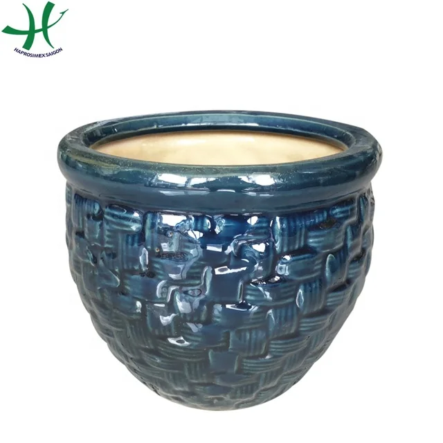 Small outdoor ceramic flower pot in Vietnam with morden design for garden decor (HG 14-1084/3)