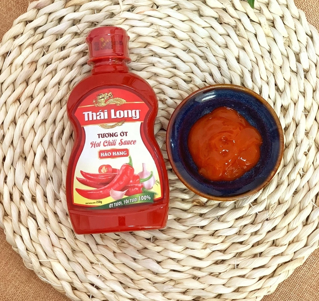 High Quality Best Price Tomato Sauce Bottle Jars 270 g Bottle of Tomato Sauce Ketchup Chili Sauce from Vietnam Best Supplier
