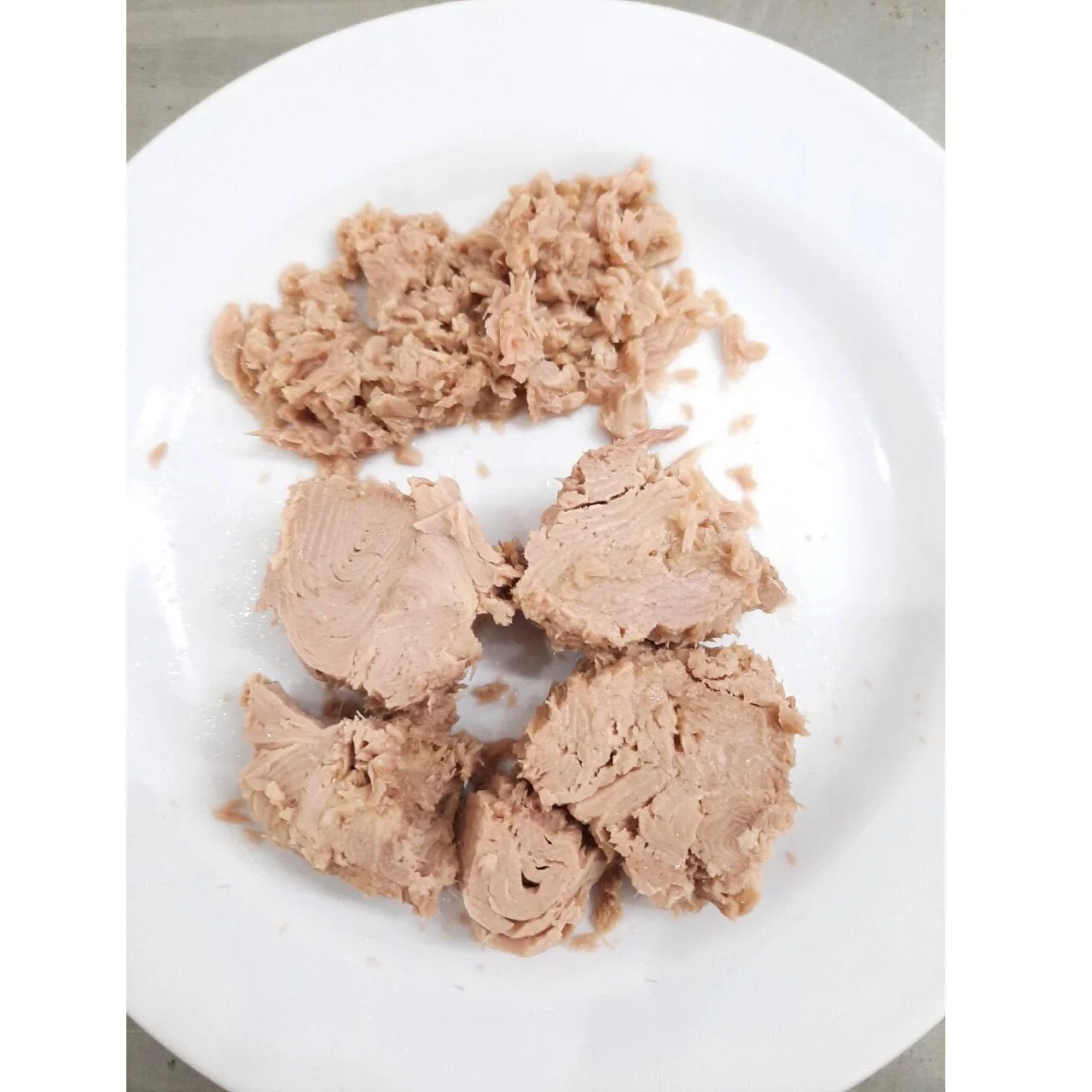 Омега 3 здоровое твердое белое мясо консервированные куски тунца в растительном масле из Таиланда Red Sea Co Ltd