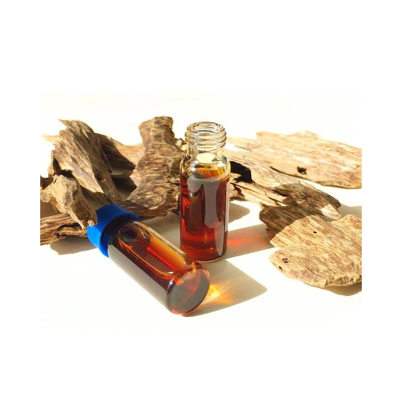 Essential oil manufacturer supply wholesale bulk price 100% pure natural Indian agarwood oud oil