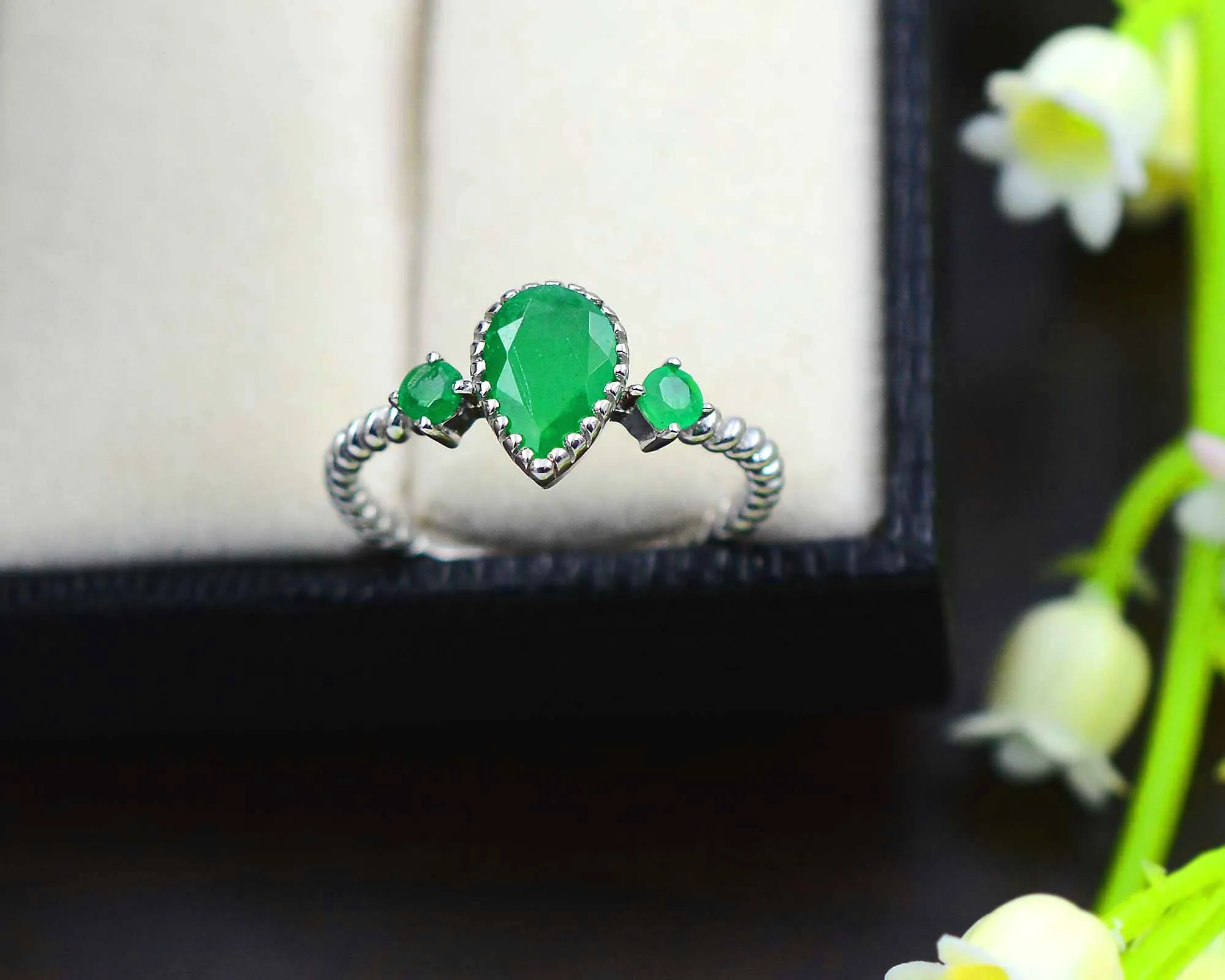 Драгоценный Изумруд 6x9 мм грушевидный натуральный драгоценный камень Стерлинговое Серебро 925 пробы кольцо ручной работы для женщин от огромного поставщика из Индии