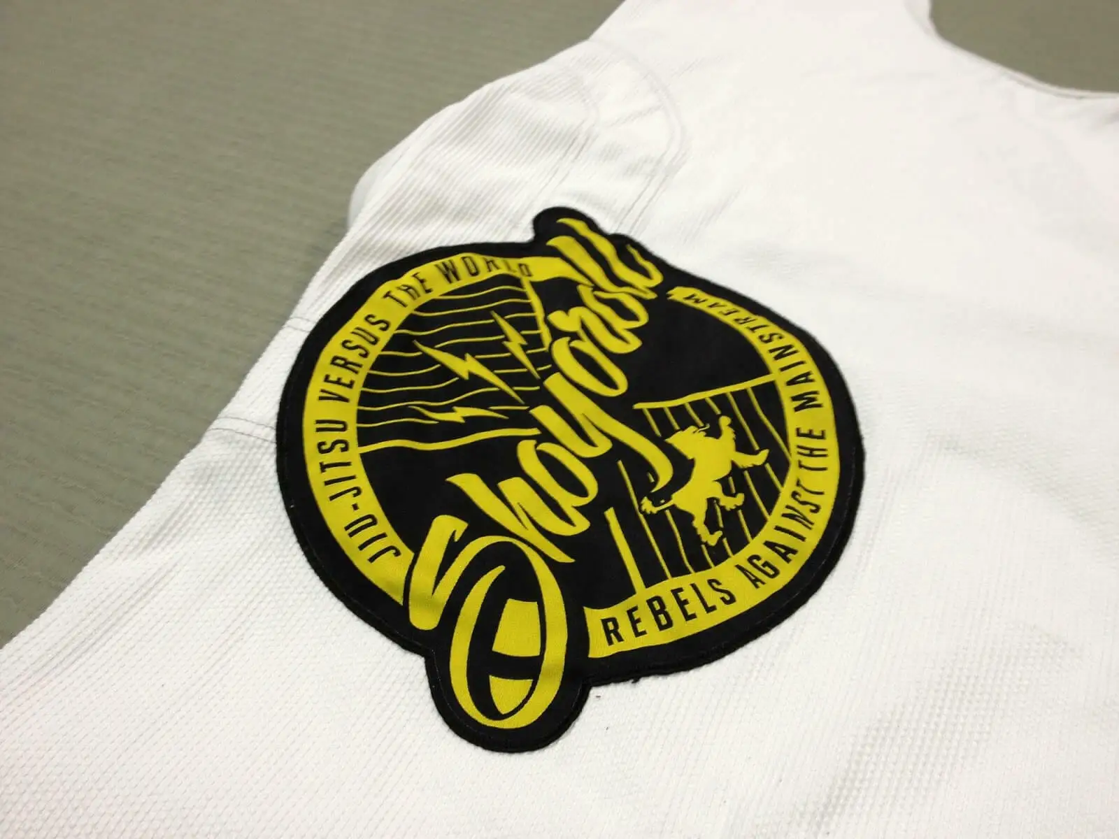 White shoyoroll gi 6.jpg