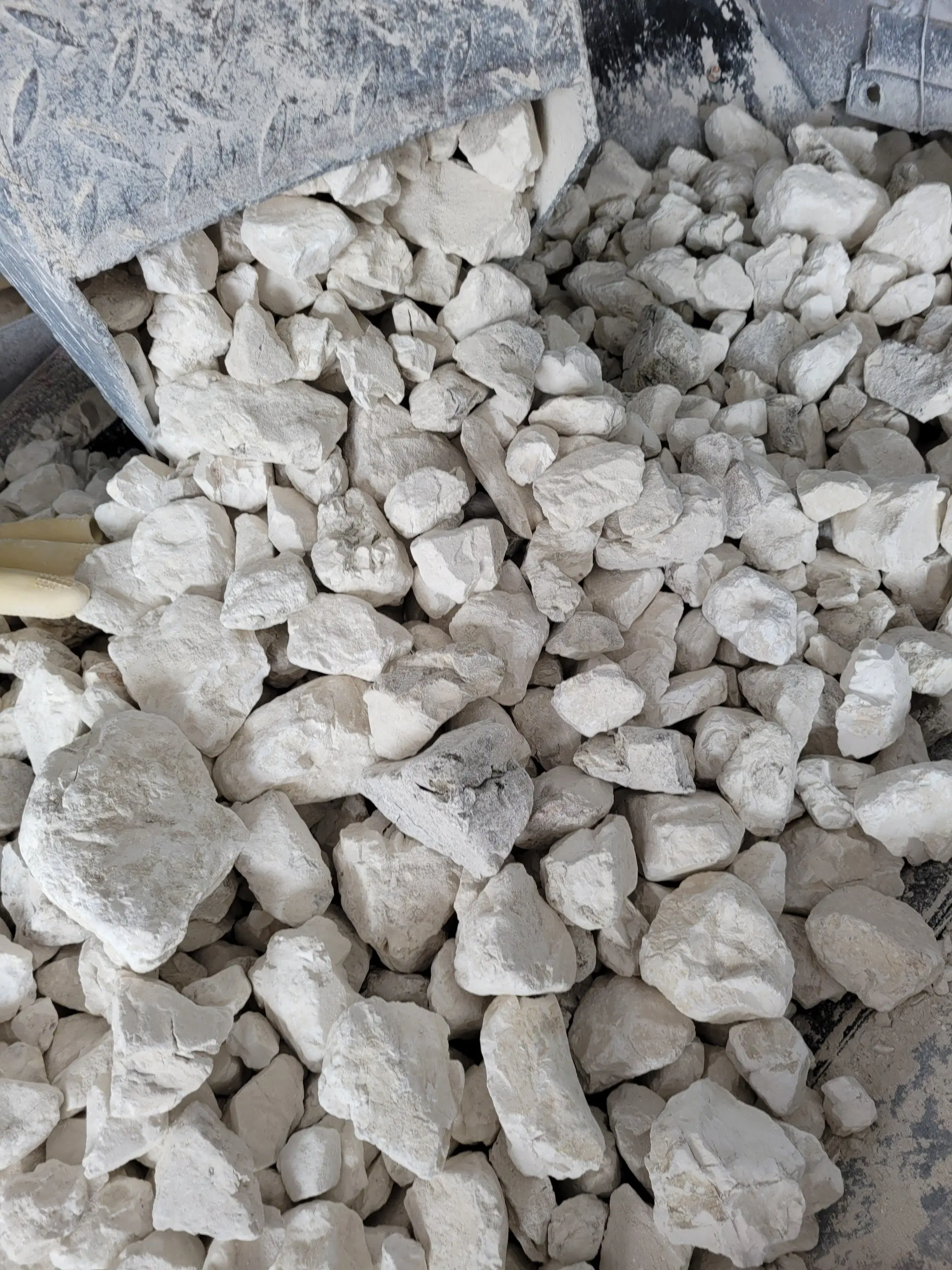 Quick Lime Calcium Oxide CaO Burnt Lime for Steel Making from Vietnam