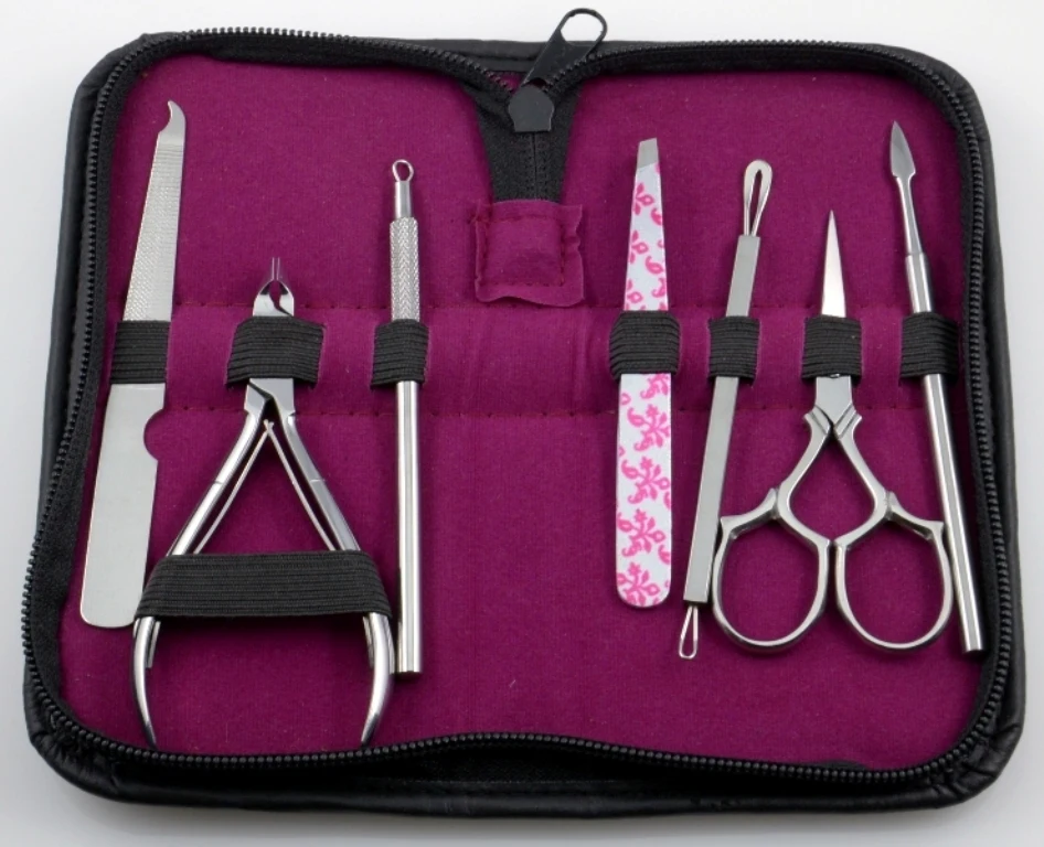 Customized Professional High Quality 6 pieces Manicure Pedicure Set for Women Portable Nail Tool kit with synthetic Leather Case