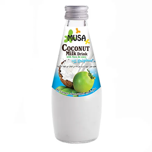 Напиток из кокосового молока с оригинальным вкусом бренда NATA DE COCO MUSA 290 мл. Бутылка водными напитками сделано