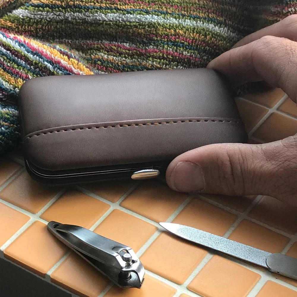 
Ladies 11 Pieces Pedicure/Manicure Kit With Pu leather Zipper Pouch 