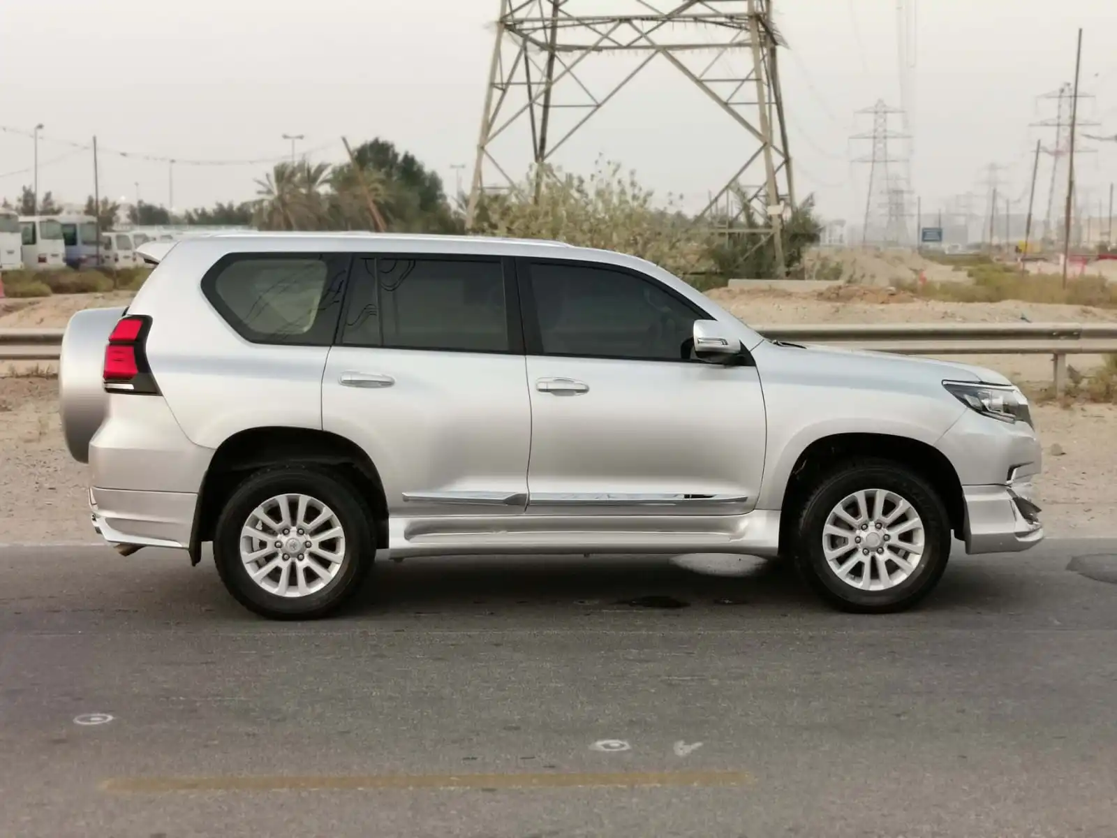 2017 To yo ta Land Cruiser Prado