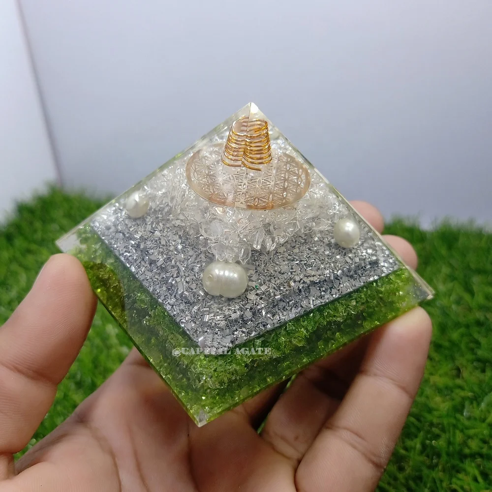 Оптовая продажа пирамида из черного турмалина и селенита оргонита Кристальные пирамиды в стиле Ом