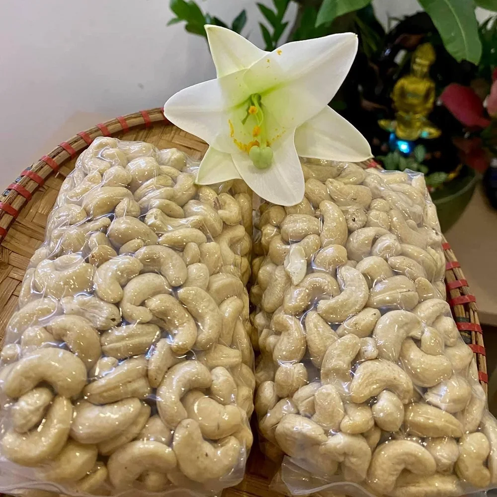 
ompetitive Price For Bakery And Snack Shop Vietnam Cashew Nuts W240 Without Husk From Vietnam With C 