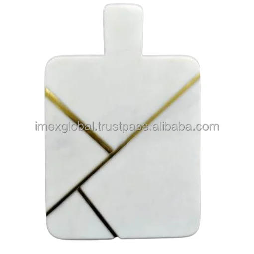 Белая мраморная квадратная доска для нарезки сыра с инкрустированными медными словами
