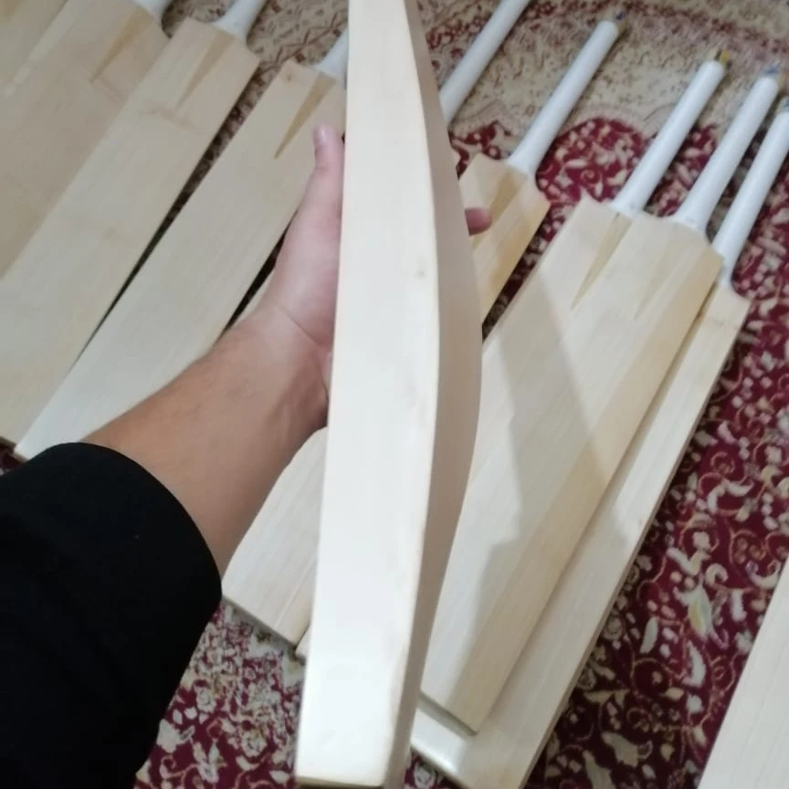 ENGLISH WILLOW GRADE 3 CRICKET BAT SEMI OVAL HANDEL