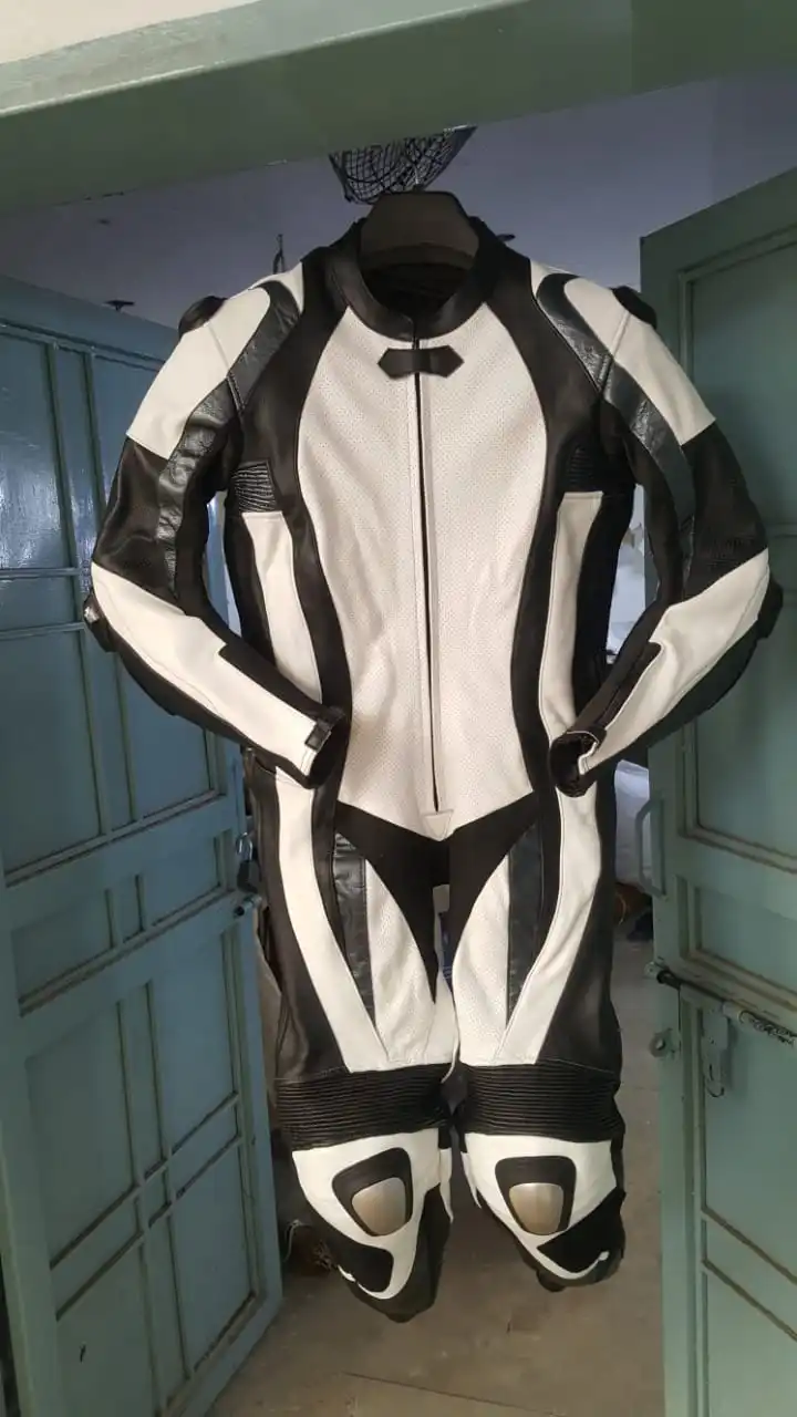 Premium Aerodynamic Hump Leather Motorcycle Suit Racing Motorbike Leather Wear Customized Designs