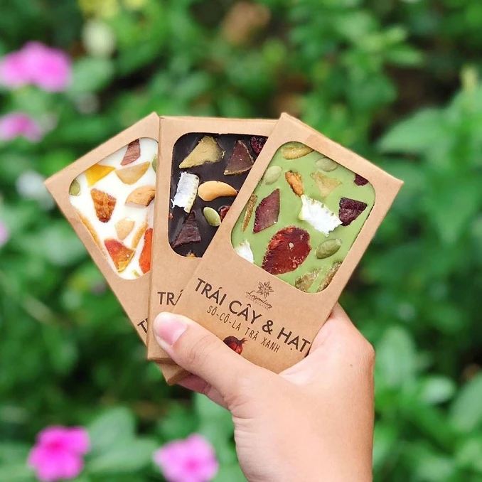 Chocolate bar box minibar 27g Fruits and Nuts from Viet Nam by Legendary Chocolatier TEA MATCHA green and blacks chocolate