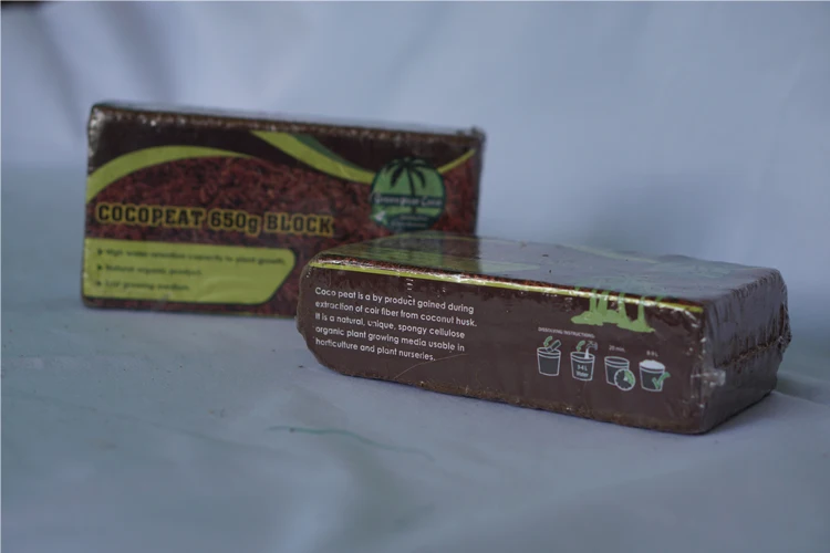 Sri Lankan Origin 100% Natural Bio Degradable Cocopeat Coir Marrow Briquettes for Greenhouses, Gardens and Hydroponic Farms