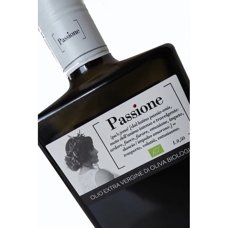 OEM organic  extravirgin olive oil 500 cl bottle with Spicy intensity and barely noticeable bitter not