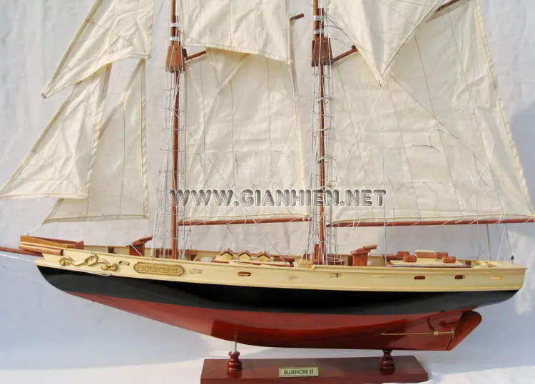 BLUENOSE II SAILING YACHT - WOODEN MODEL BOAT