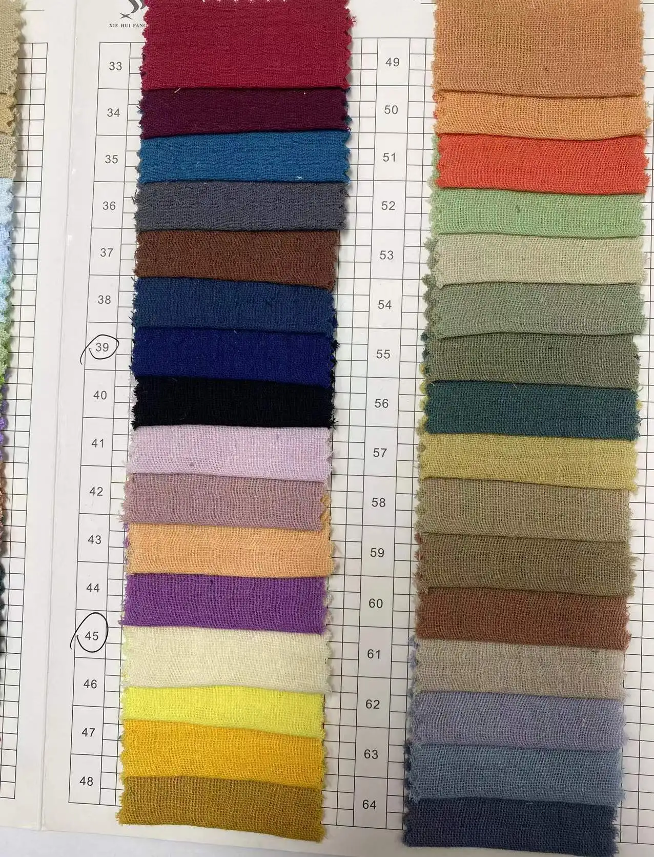 Wholesale rolls cheap baby crepe wrinkle plain dyed solid color soft muslin 100% cotton double gauze fabric