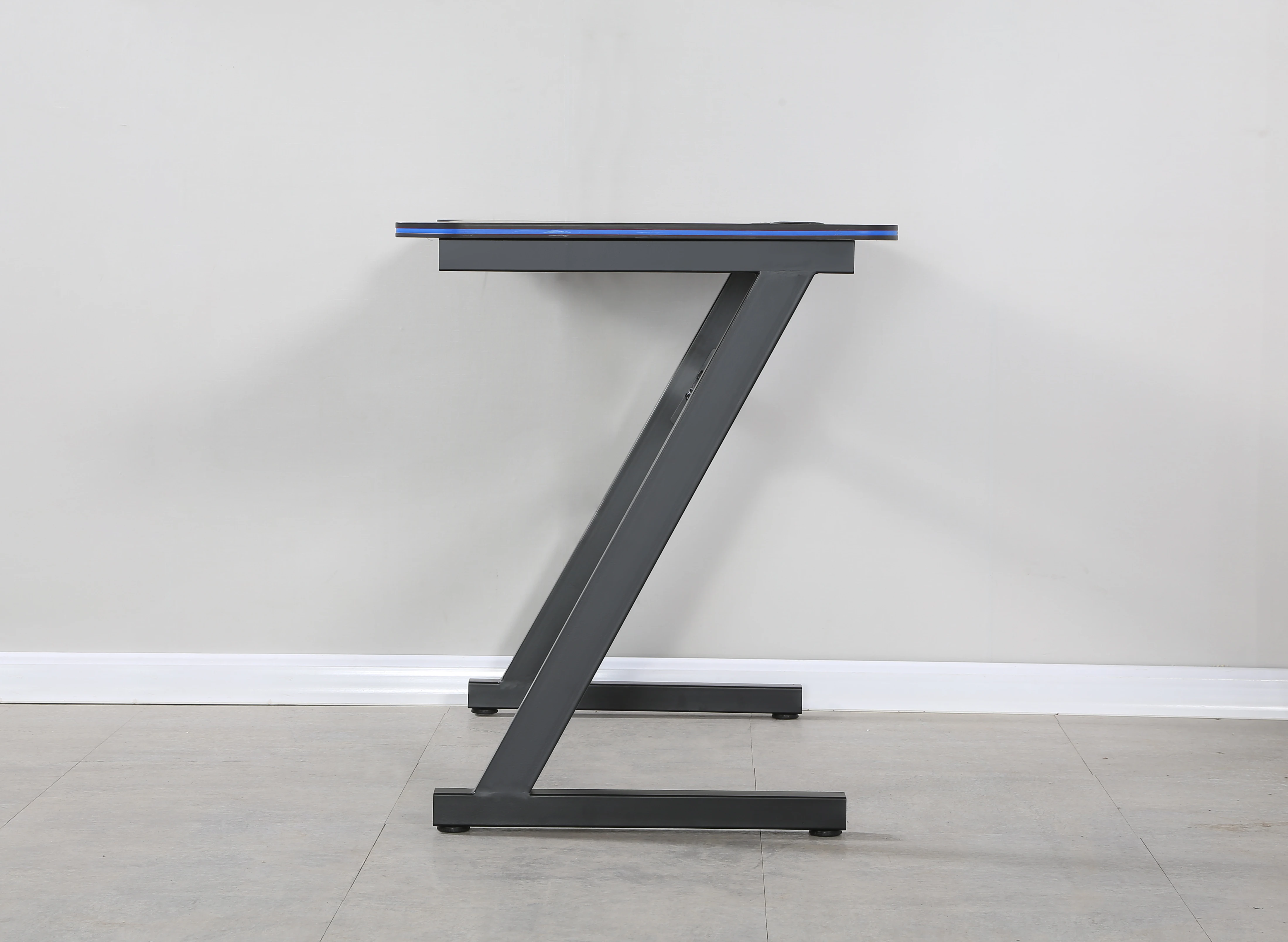 Simple design custom size desktop blue red color MDF board computer table with USB hub