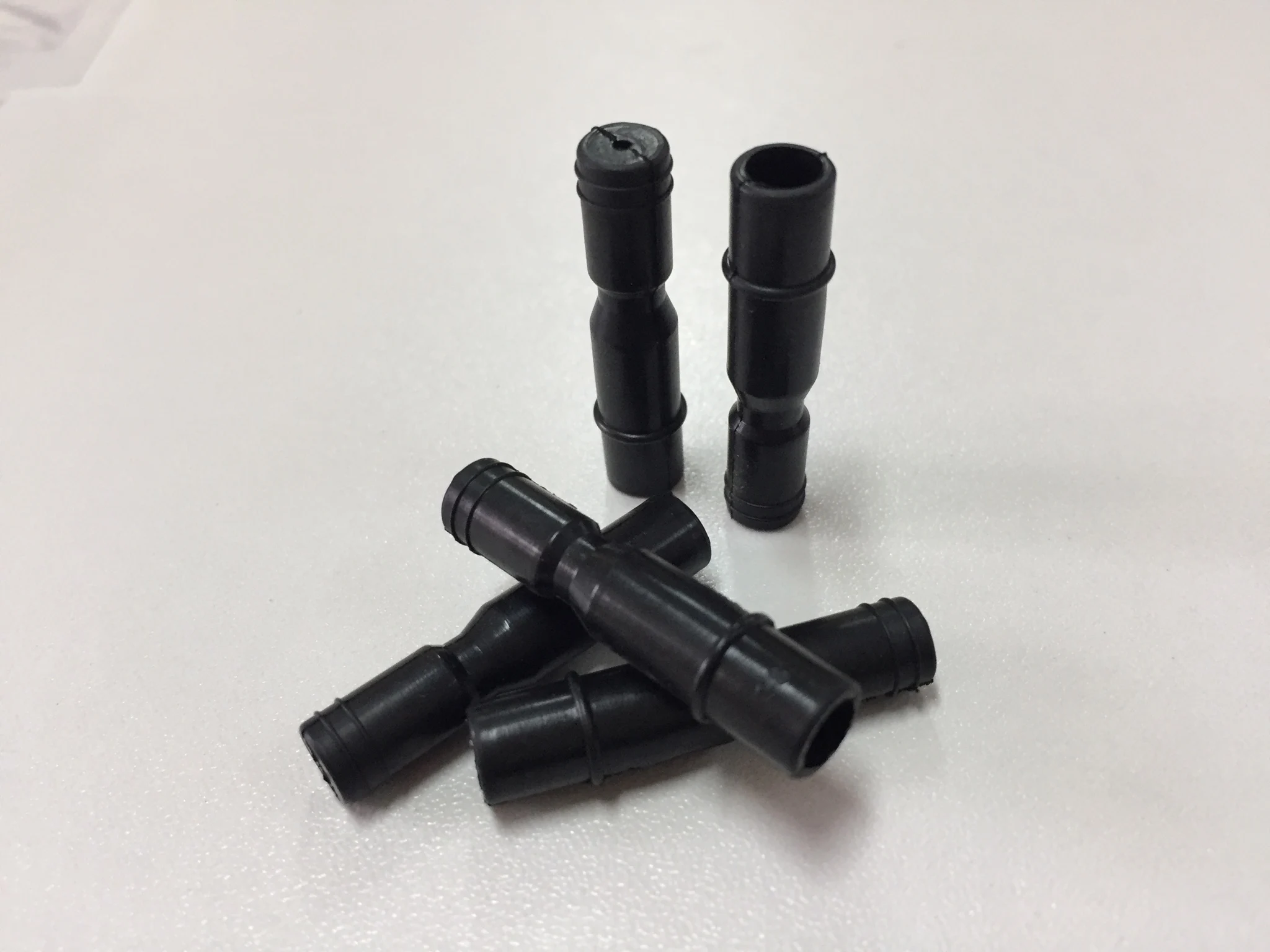  Резиновые запасные части/техническая резина/резиновые изделия на заказ автомобильные части резиновые детали