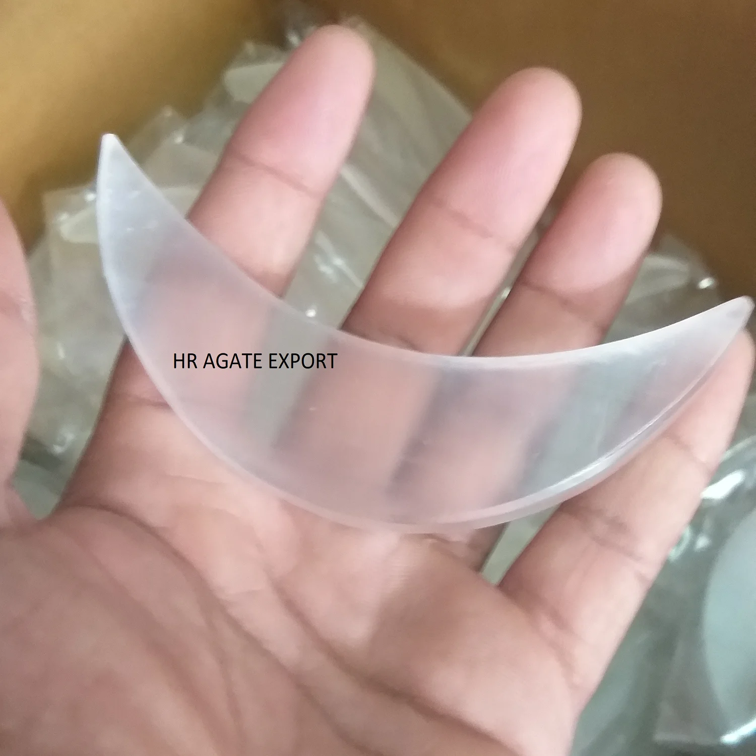 Quartz Crystals Natural Stone Best Quality Selenite Stone Big Size Moon Shape At factory Price