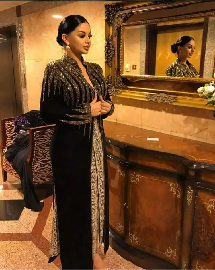 Dubai UAE ready to ship bulk price offer 2020 New Arrival Best Selling Style  Ladies Wear Hand Embodied Abaya Jalabiya