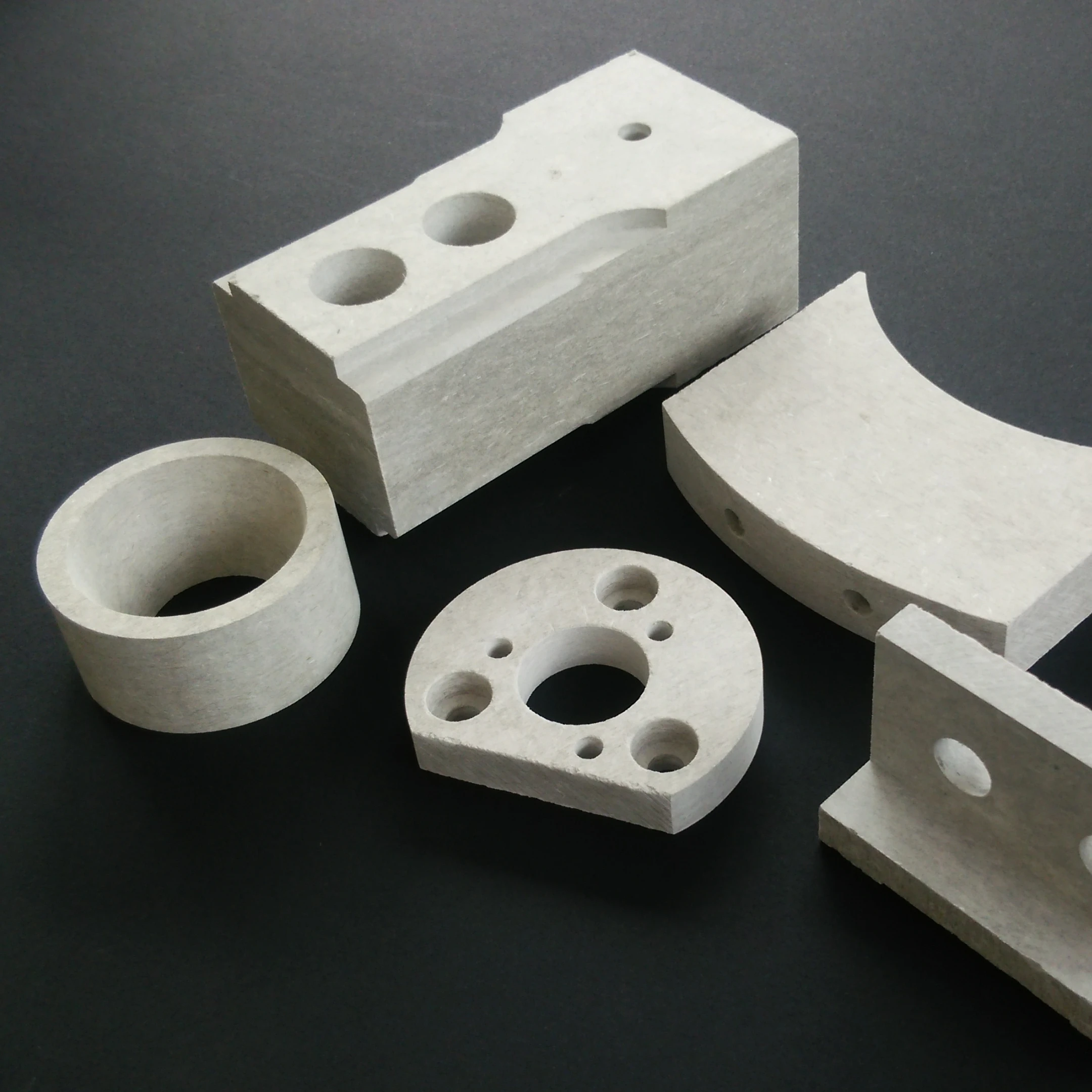 Rigid heat insulation board for industrial equipment