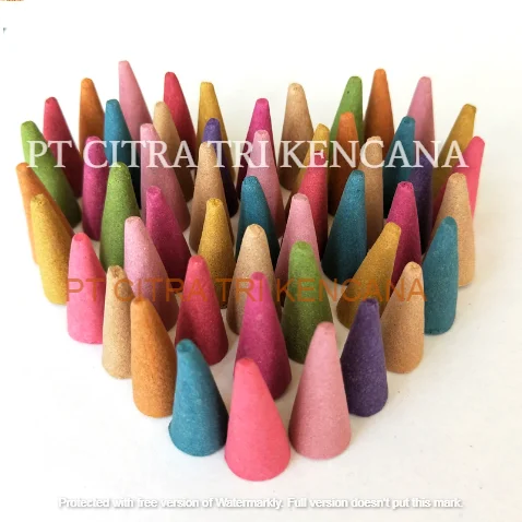 Ладан основной ингредиент для тибетских благовоний из лахи/дар/жвачка/Джосс/сандаловое дерево порошок растений в рагигарх Индия Дамар Бату