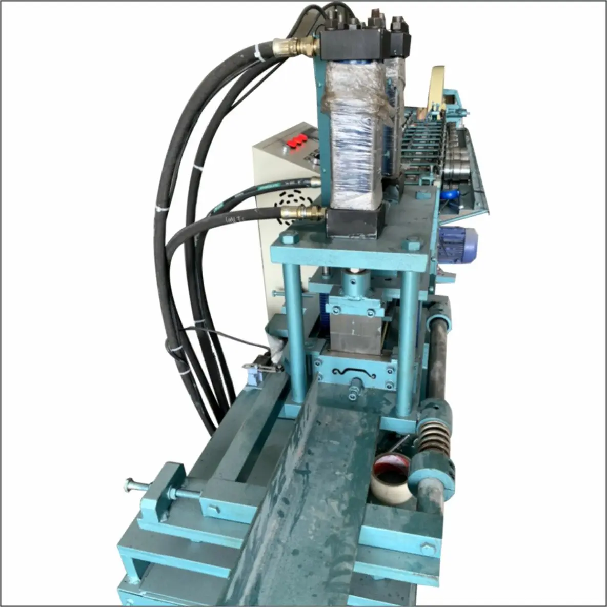 Лидер продаж 2021! Высококачественная роликовая дверь сделано в вьетнаме