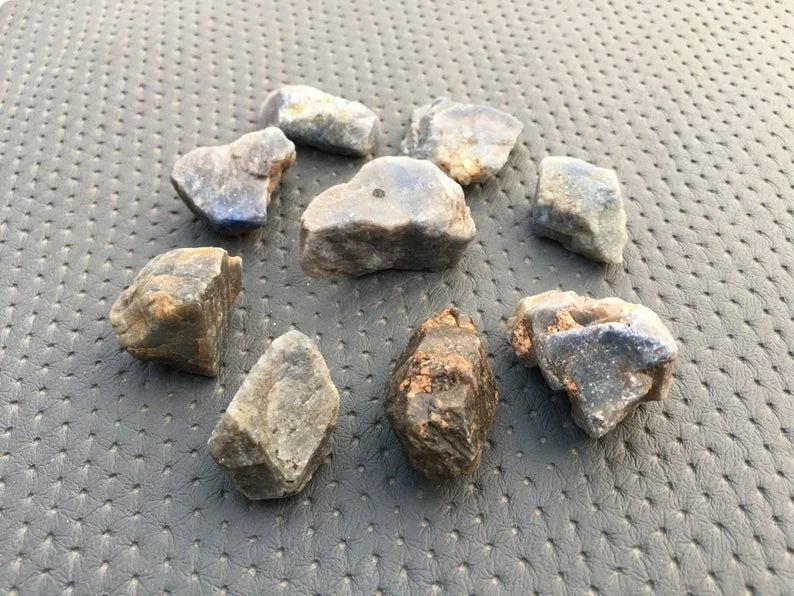 5 Pieces Natural Blue Sapphire Rough Stone of Wisdom Clam Untreated Raw Jewelry Making Gemstone Wholesale