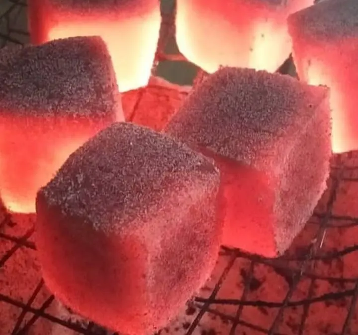 High quality Bbq charcoal briquette Bulk Purchase Smokeless Coconut Shell Charcoal Briquette bbq Wholesale