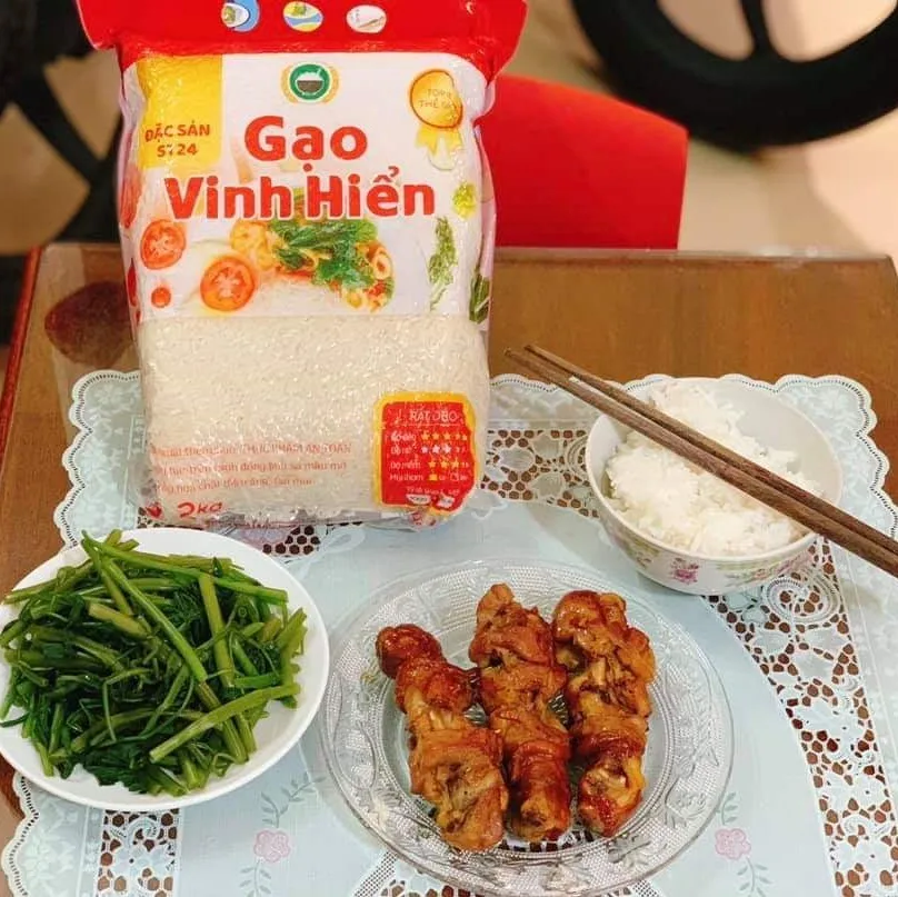 Высококачественный органический рис с длинным зерном ST24