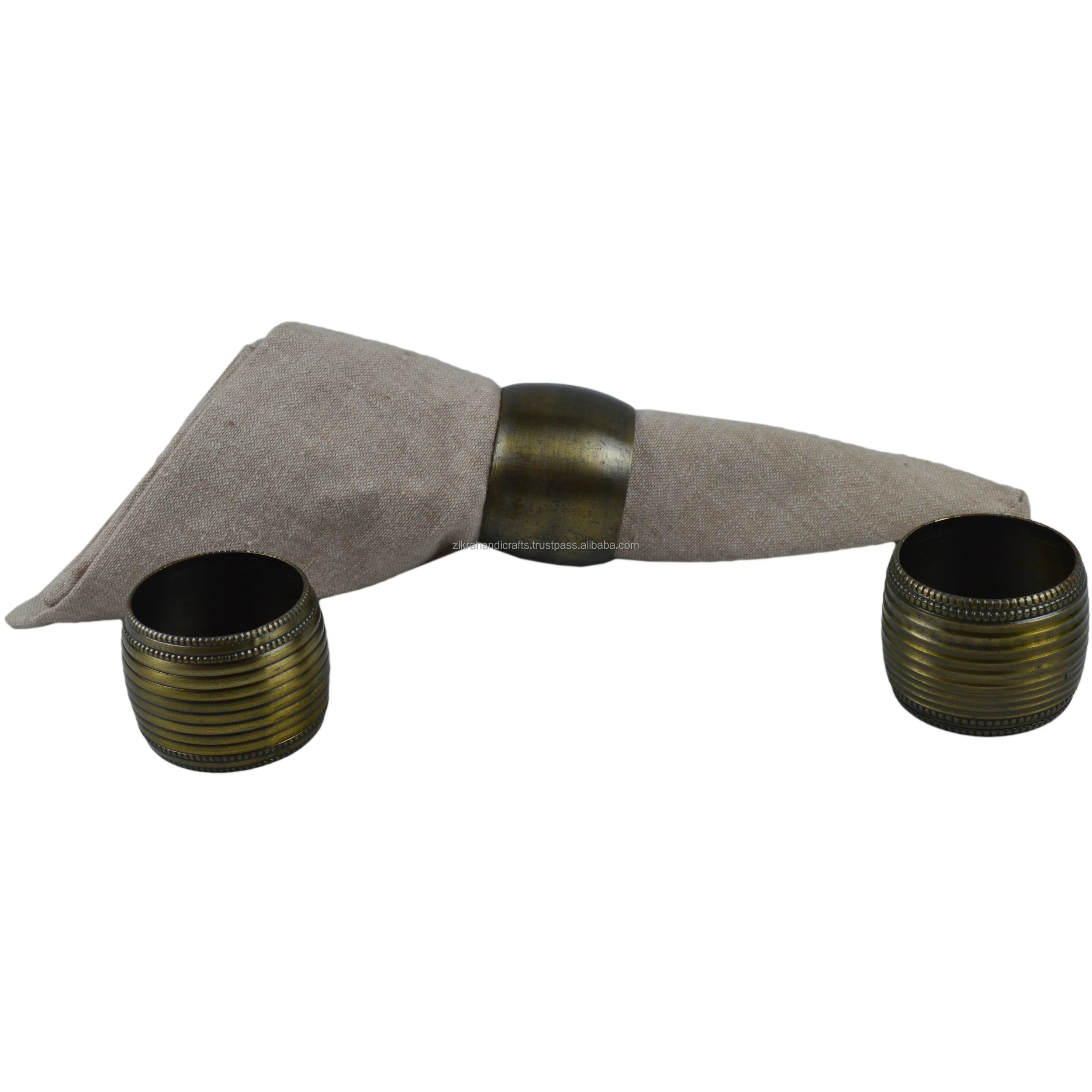 Stylish Wholesale Supplier Napkin Holders for Tableware Festive Wedding Party Decor With Colored Design Napkin Ring Use in Party