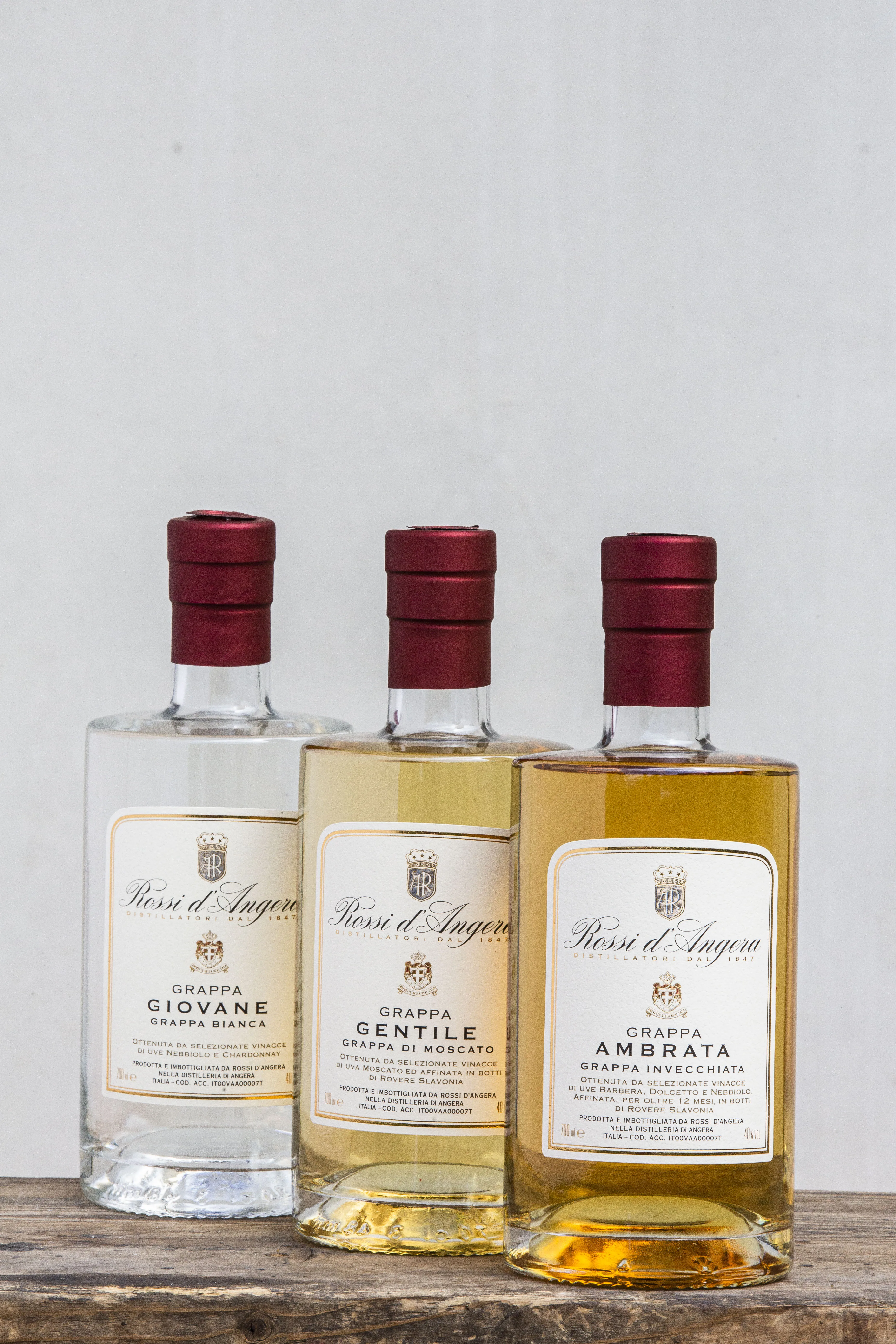 Высококачественный спиртовой напиток grappa Gentile 40% vol 70cl