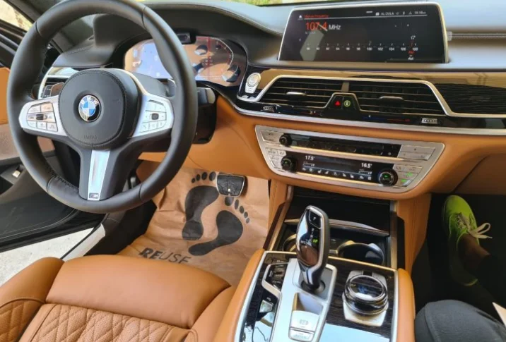 LHD 2022 B M W 750 Li