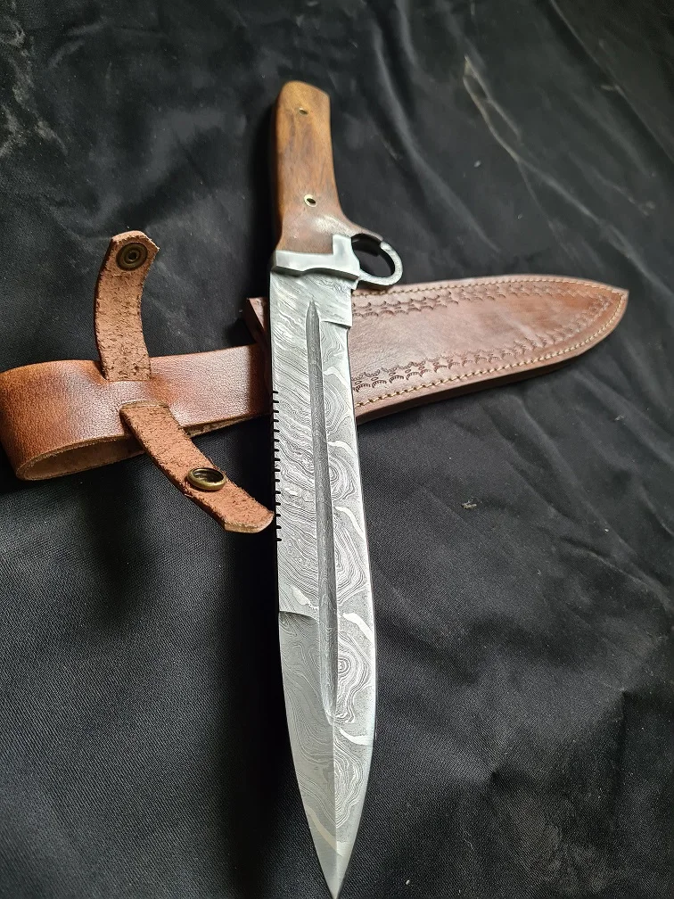 custom handmade Damascus steel hunting knife with leather sheath